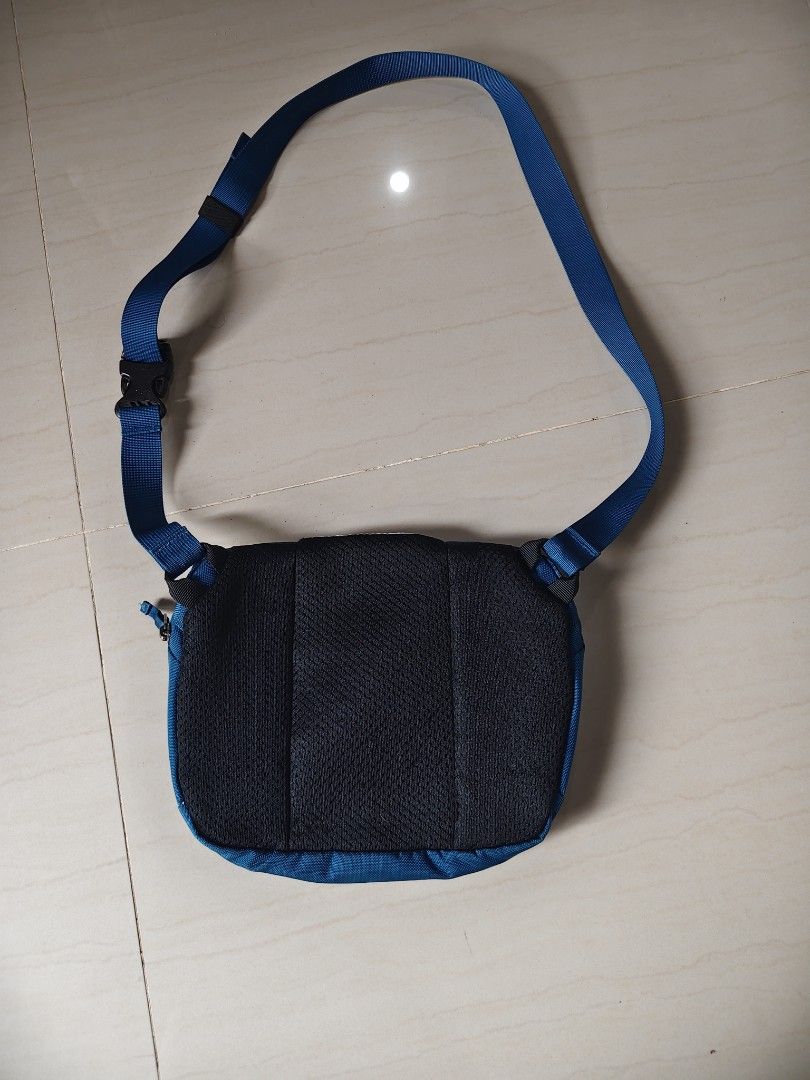 Arc'teryx Bag (Category: Sling Bags) located in Iloilo. Submitted by branded-boy0422_16 (Listing ID 1460751836, Image 3). Description: Good as new 10/10 Color Rate Solid Condition No Issue all details posted.