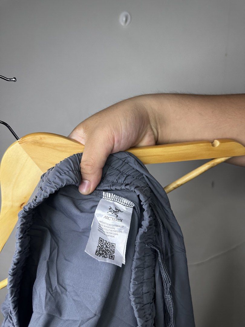 ARCTERYX CARGO (Category: Shorts) located in Molave. Submitted by thriftmate13 (Listing ID 1460784181, Image 3). Description: .