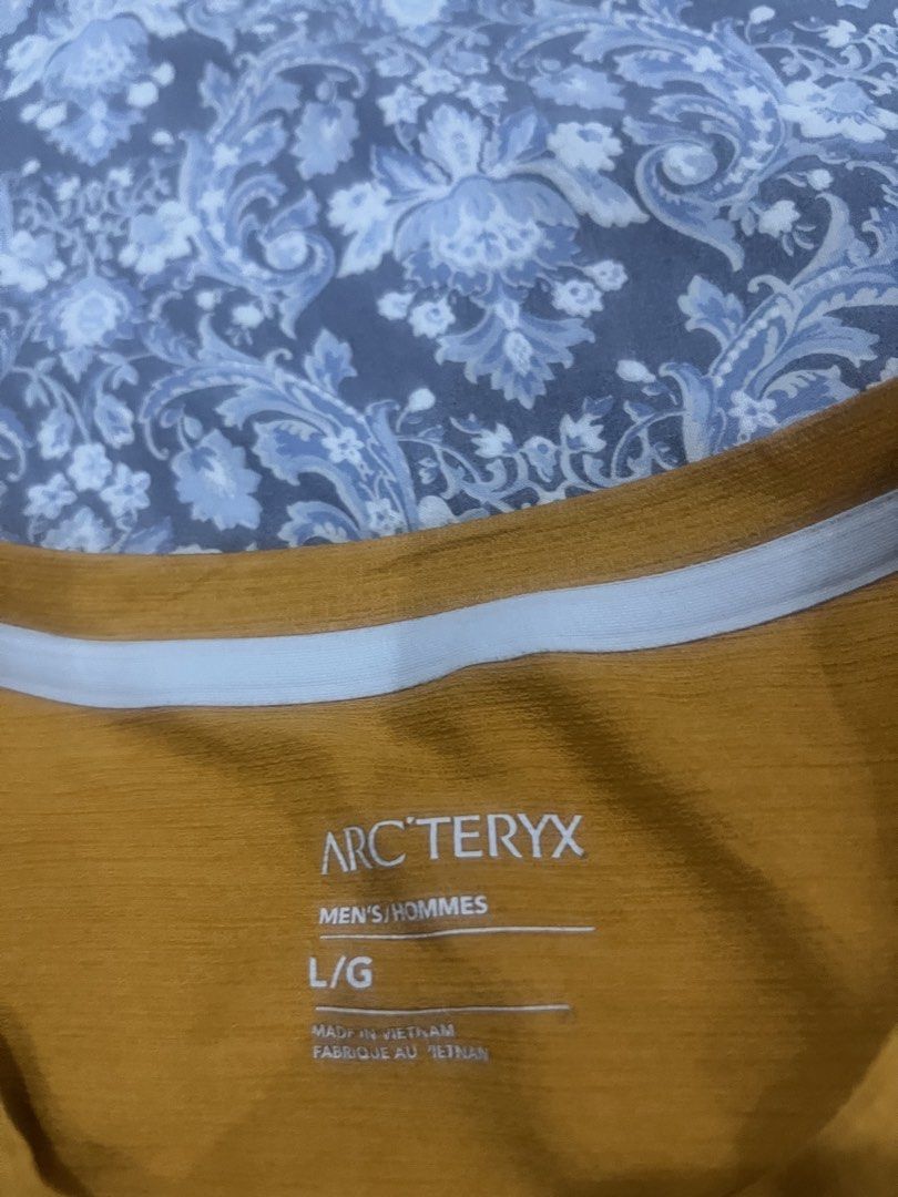 Arc’teryx drifit shirt (Category: Tshirts & Polo Shirts ) located in Batangas. Submitted by gavsandrix (Listing ID 1460723118, Image 2). Description: Arc’teryx drifit shirt.