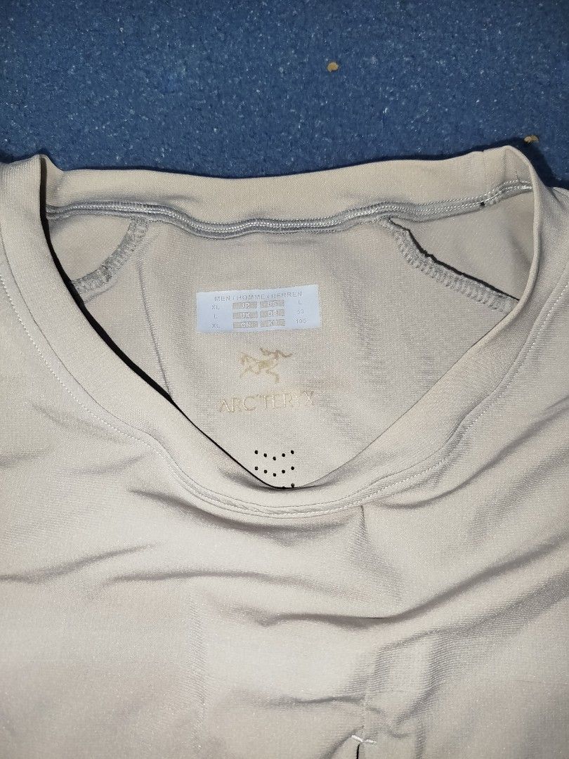 ARCTERYX DRY-FIT (Category: Tshirts & Polo Shirts ) located in Antipolo. Submitted by goods_thrift (Listing ID 1460803833, Image 3). Description: Dri-fit shirt Colorate 9/10 Size meduim issue nasa picture need wash.