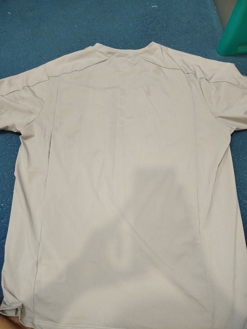 ARCTERYX DRY-FIT (Category: Tshirts & Polo Shirts ) located in Antipolo. Submitted by goods_thrift (Listing ID 1460803833, Image 2). Description: Dri-fit shirt Colorate 9/10 Size meduim issue nasa picture need wash.