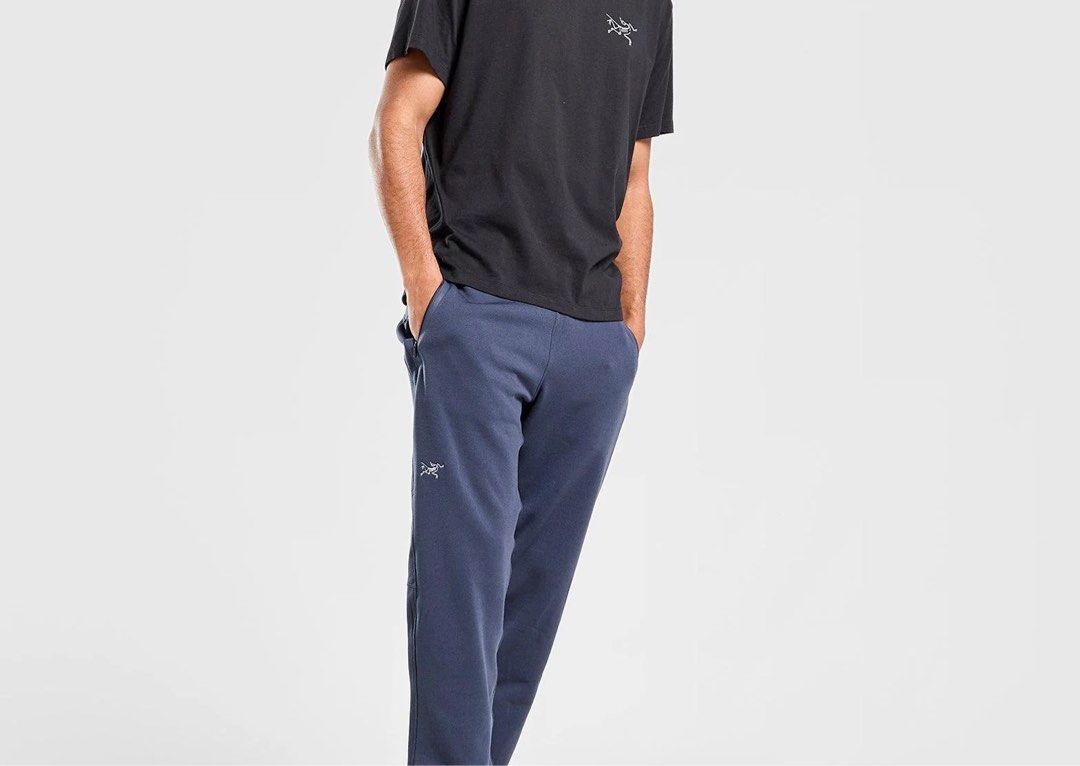 ARC’TERYX Embroid logo (Category: Joggers) located in Baguio. Submitted by gama_apparel (Listing ID 1460883178, Image 2). Description: Size Large Waistline 32-34 Length 39inch Colorrate 9.5/10 Excellent condi Heavy cotton makapal.