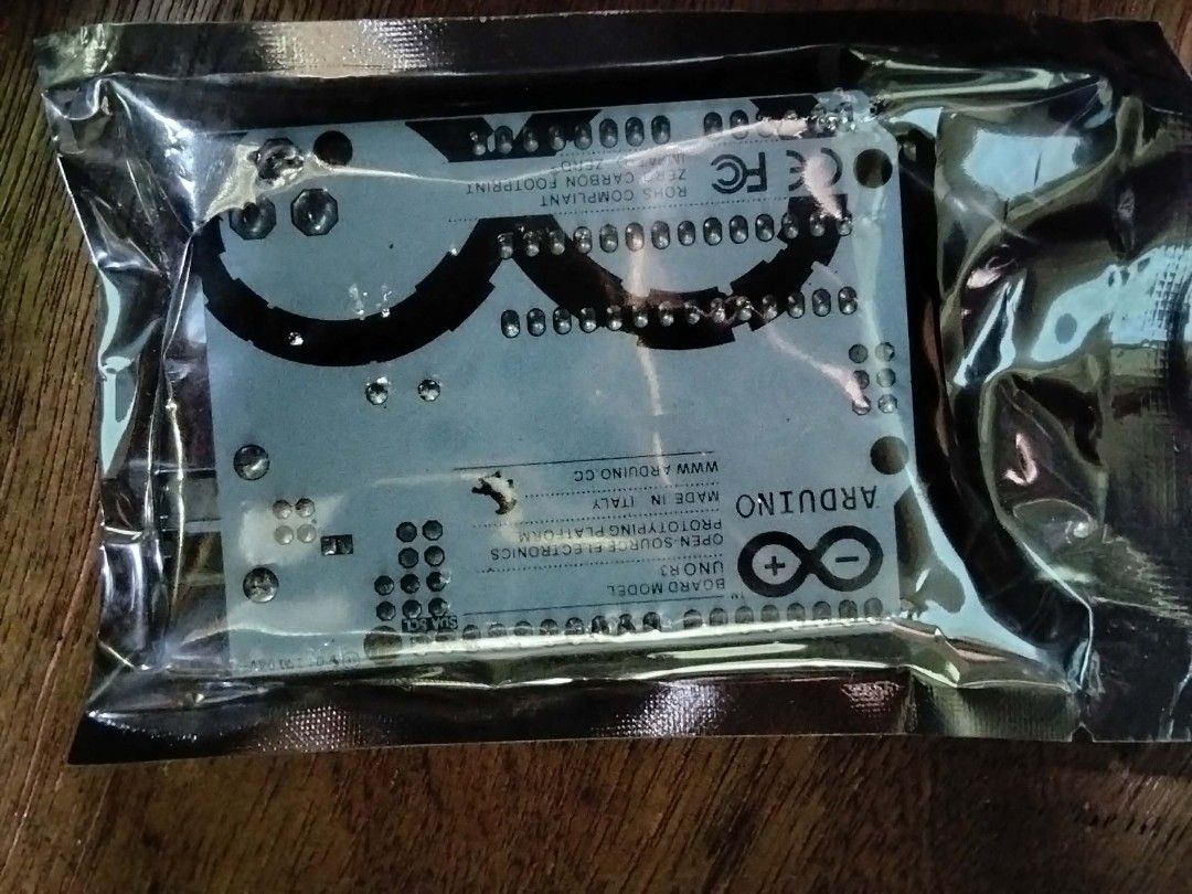 Arduino Starter Kit (Category: Announcements) located in Manila. Submitted by chaxcx (Listing ID 1460753033, Image 2). Description: FOR SALEE: Arduino Starter Kit 800 nalang (+sf pag delivery) 📌 Never used, naka-stock lang, naka sealed d pa nabubuksan 📌 Complete set as shown in photos (wala lang box) Lalamove delivery or pick up bulacan payment first RFS: Hindi na nagagamit, nakatambak lang. PM po sa interested/sure buyer..