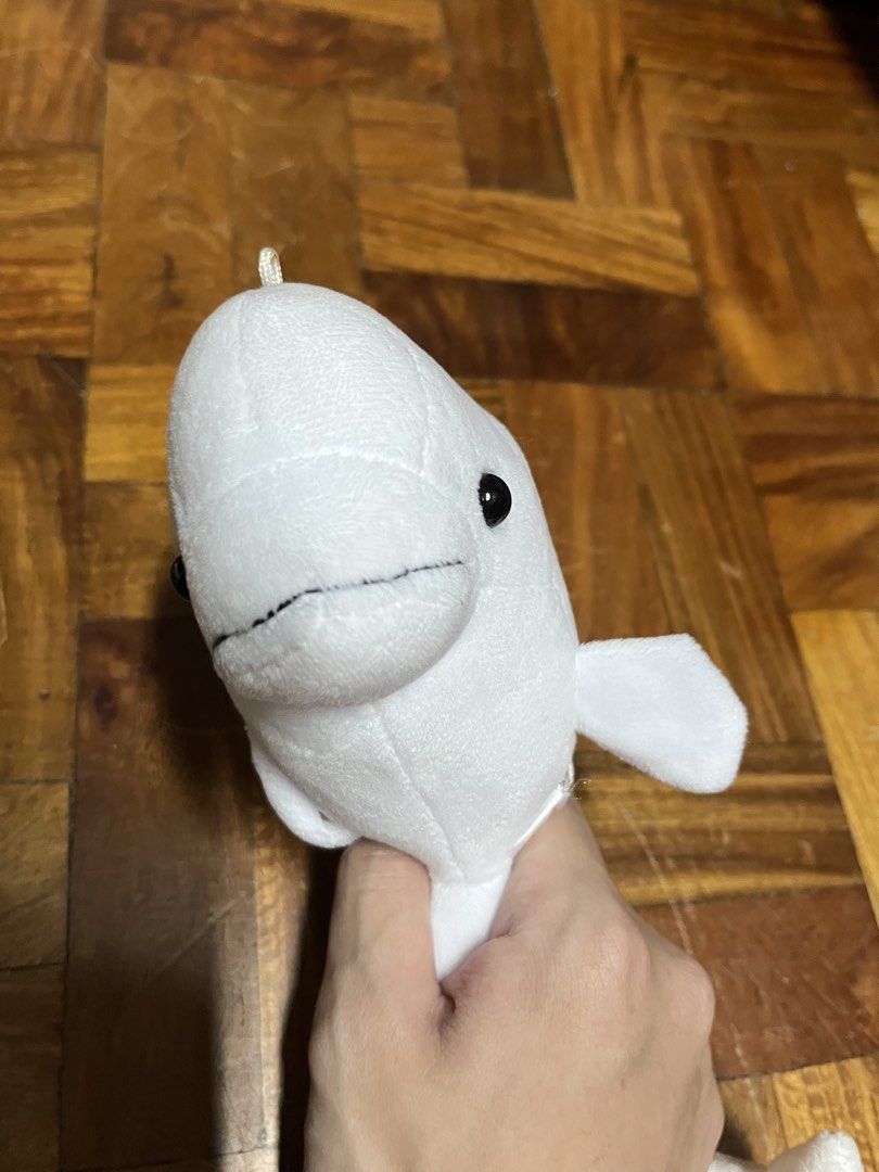 Aru Beluga Whale Keychain Plush (Category: Plushies & Soft Toys) located in Mandaluyong City. Submitted by mar.ang (Listing ID 1460776333, Image 3). Description: Nw condition, no issue.