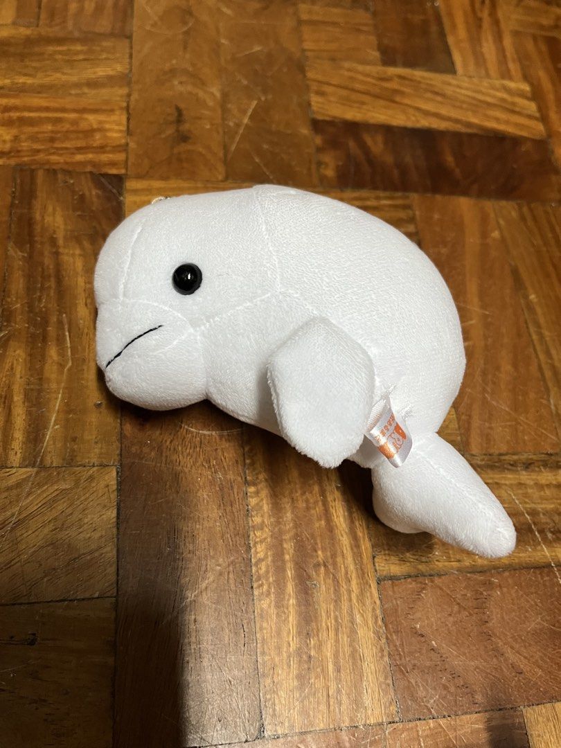 Aru Beluga Whale Keychain Plush (Category: Plushies & Soft Toys) located in Mandaluyong City. Submitted by mar.ang (Listing ID 1460776333, Image 1). Description: Nw condition, no issue.
