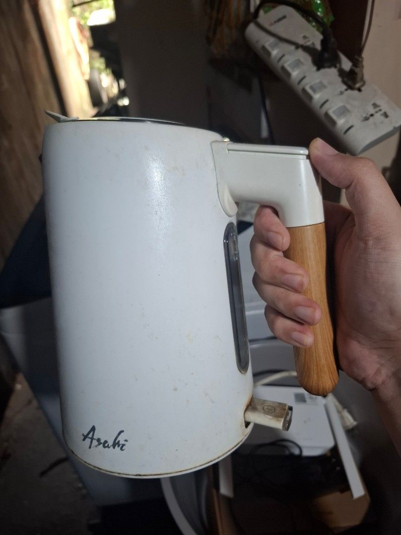 Asahi wood series electric kettle (Category: Cookware & Accessories) located in Manila. Submitted by angelesmig00232 (Listing ID 1460775779, Image 3). Description: Sa mga mahilig sa aesthetic dyan pwedeng pwede eto. Na tambak lang and di na nagagamit kasi extra kettle nalang to. Nabili to ng 2500 pero asking for 900 nalang Imus cavite location Pwede pick up or lalamove.