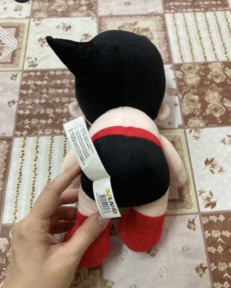 Astro Boy (Category: Figurines & Statues) located in Plaridel. Submitted by emilia.lily (Listing ID 1460745729, Image 3). Description: New From Japan 11 inches height.