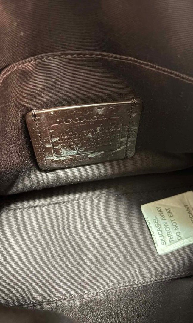 AUTHENTIC COACH (Category: Luxury Bags & Wallets) located in Legazpi City. Submitted by barcelon12 (Listing ID 1460723693, Image 3). Description: Bought for 7800 selling it for 2800 nalang kasi di na nagagamit sayang kung matatambak lang..