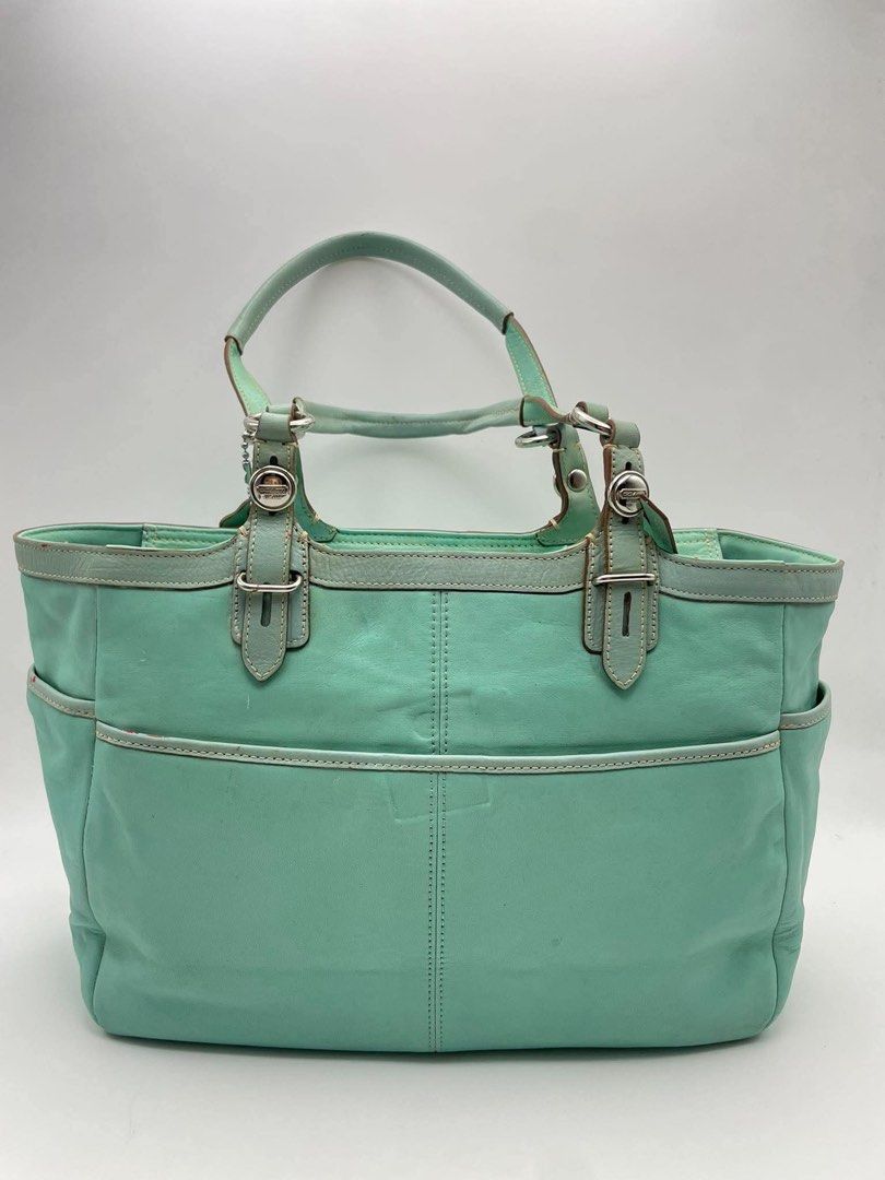 Authentic Coach tiffany tote (Category: Tote Bags) located in Cagayan de Oro. Submitted by borse_de_amore (Listing ID 1460764432, Image 2). Description: Authentic Coach tiffany tote Rank B. Signs of use. Minimal rubs and scratch, pressed marks and very light color transfer Intact hangtag. 🏷️1,390 only.