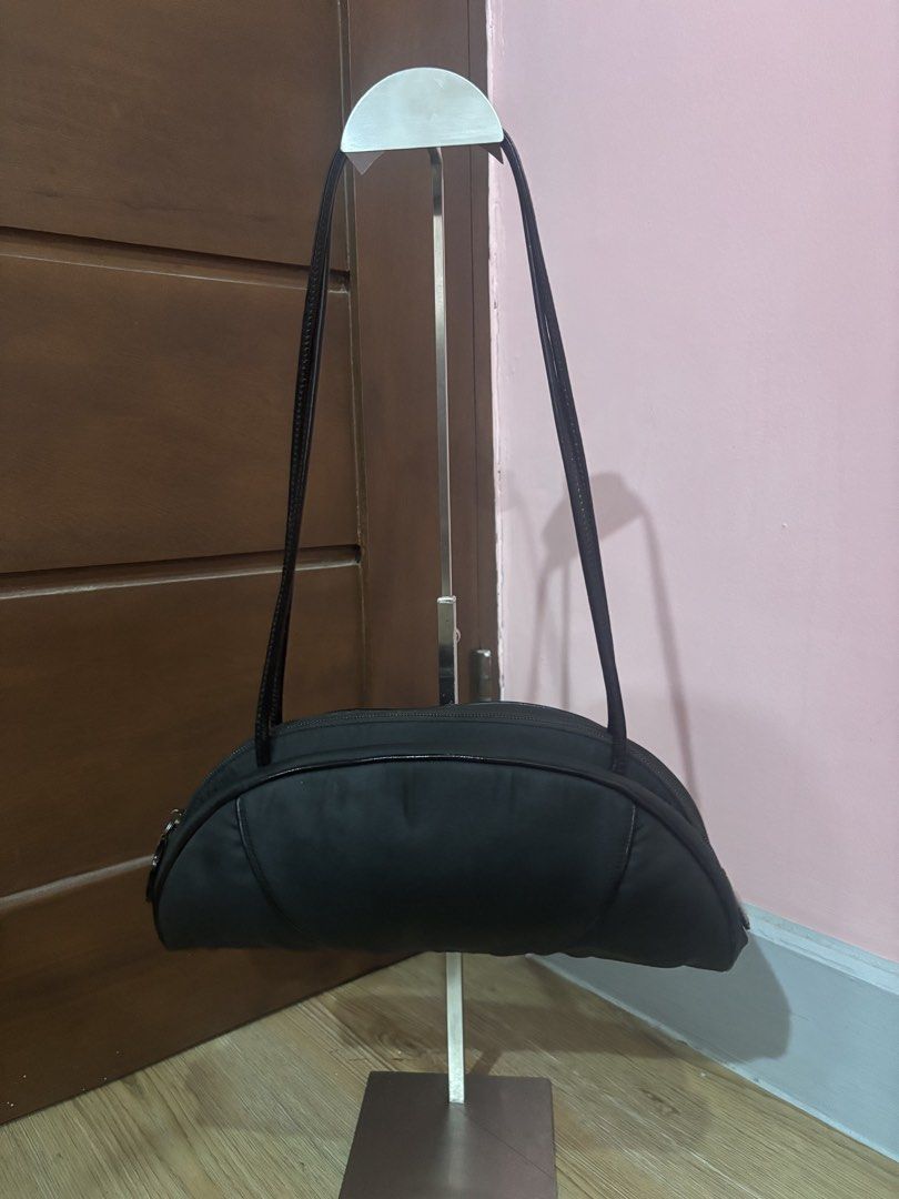 AUTHENTIC Dior Black Nylon East West Bag (Category: Luxury Bags & Wallets) located in Baliuag. Submitted by shoppethrift (Listing ID 1460771501, Image 2). Description: - Guaranteed Authentic - Coded - Christian Dior Zip.