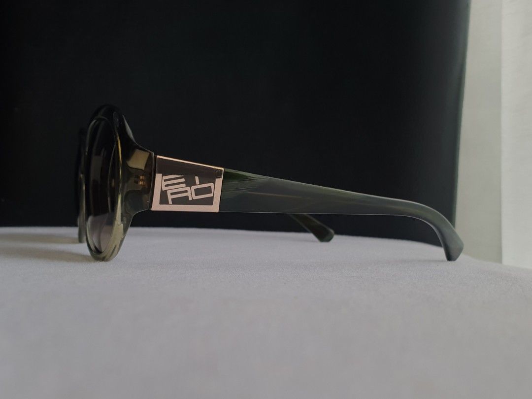 Authentic ETRO Italy Sunglasses (Category: Sunglasses & Eyewear) located in Quezon City. Submitted by WasalakTwo (Listing ID 1460820188, Image 3). Description: Bought in Japan Made in Italy Excellent condition Clean and presentable Open for delivery nationwide.
