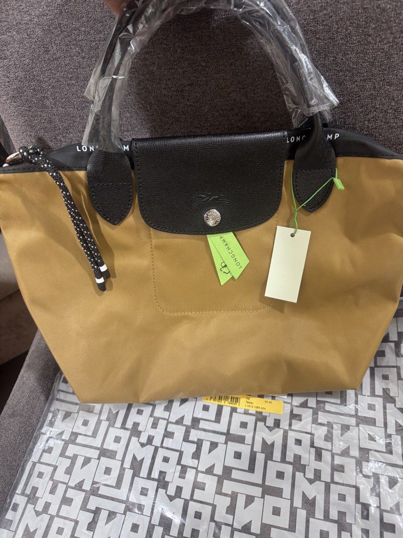 Authentic Longchamp bag (Category: Cross-body Bags) located in Quezon City. Submitted by luxpro.mnl (Listing ID 1460786952, Image 2). Description: Purchased from mills new jersey Authentic Moneyback guarantee.