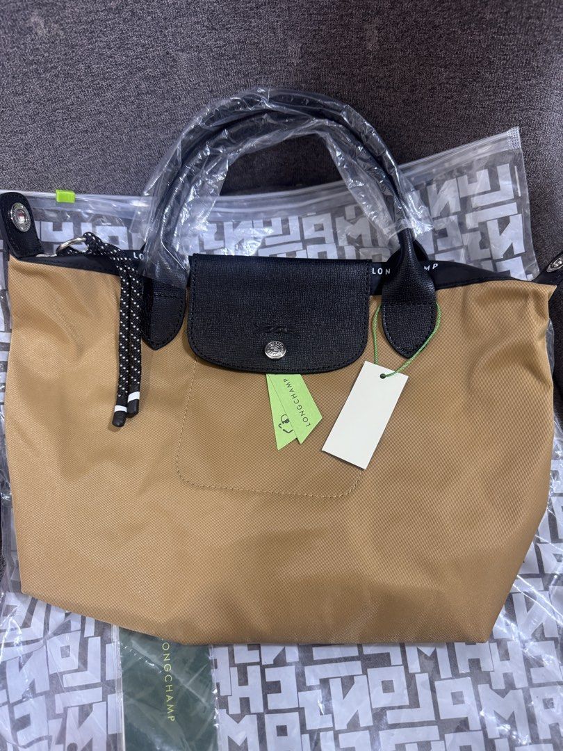 Authentic Longchamp bag (Category: Cross-body Bags) located in Quezon City. Submitted by luxpro.mnl (Listing ID 1460786952, Image 1). Description: Purchased from mills new jersey Authentic Moneyback guarantee.
