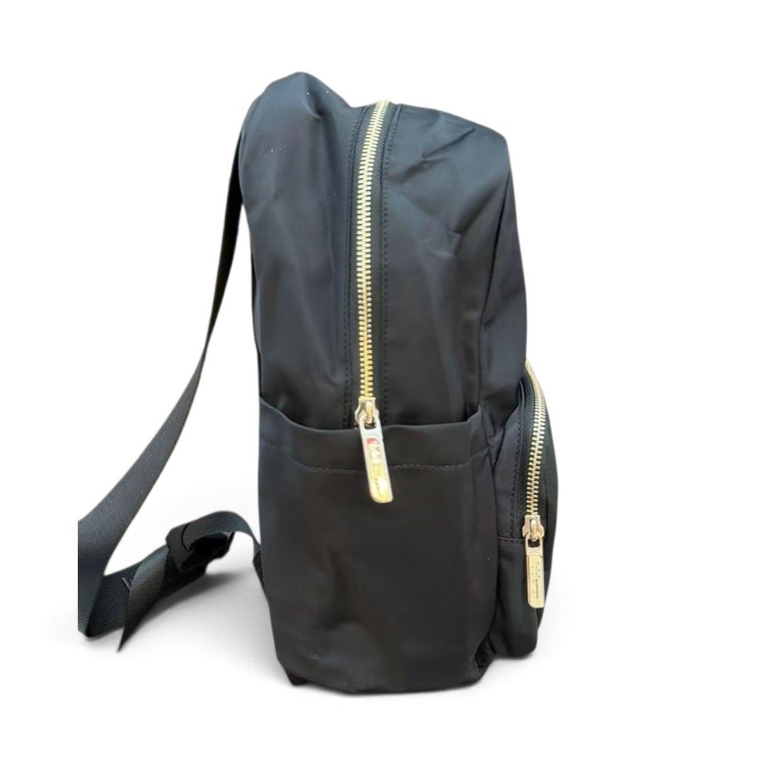 Authentic Lululemon Everywhere Backpack (Category: Backpacks) located in Manila. Submitted by gatrading (Listing ID 1460780927, Image 2). Description: .
