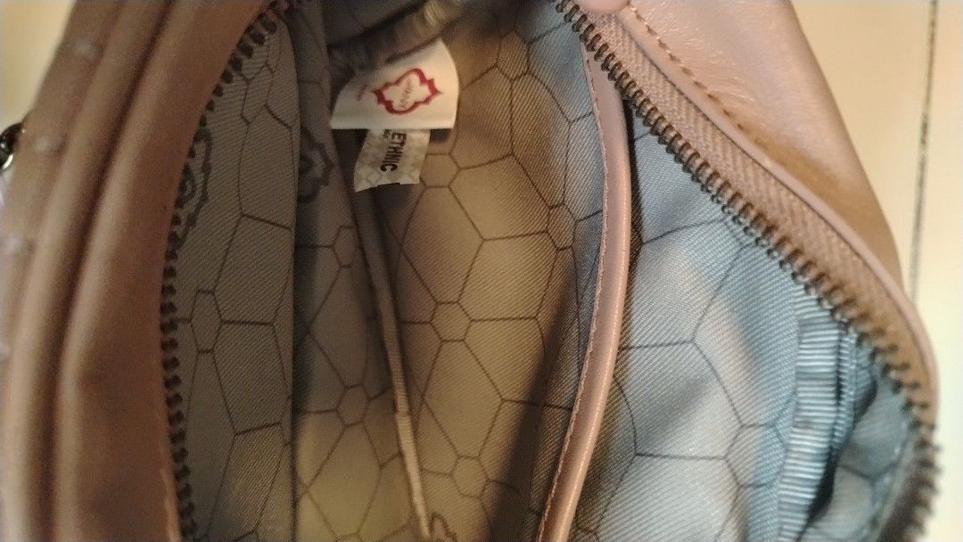 authentic oryany (Category: Cross-body Bags) located in Dasmarinas. Submitted by sherylrep18568 (Listing ID 1460723405, Image 3). Description: excellent condition medium no flaws.