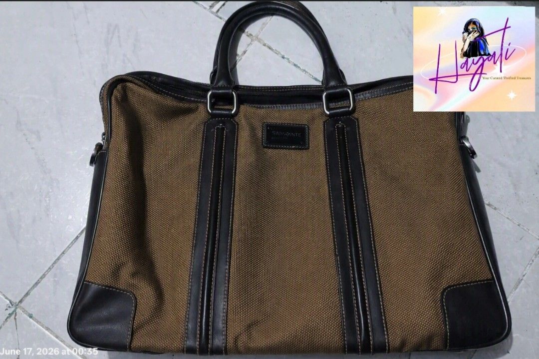 Authentic Samsonite Laptop Bag (Category: Luxury Bags & Wallets) located in Angono. Submitted by just.call.me_lazy (Listing ID 1460743139, Image 1). Description: ✨ Authentic Samsonite Laptop Bag ✨ 💼 Durable structured design, perfect for work or school 📌 Condition: Preloved, with original sling 💼 Authentic Samsonite, practical & stylish everyday bag 🚚 Ready to ship via Lalamove & J&T Express (nationwide) 💬 DM for sure buyers #SamsoniteBag #L