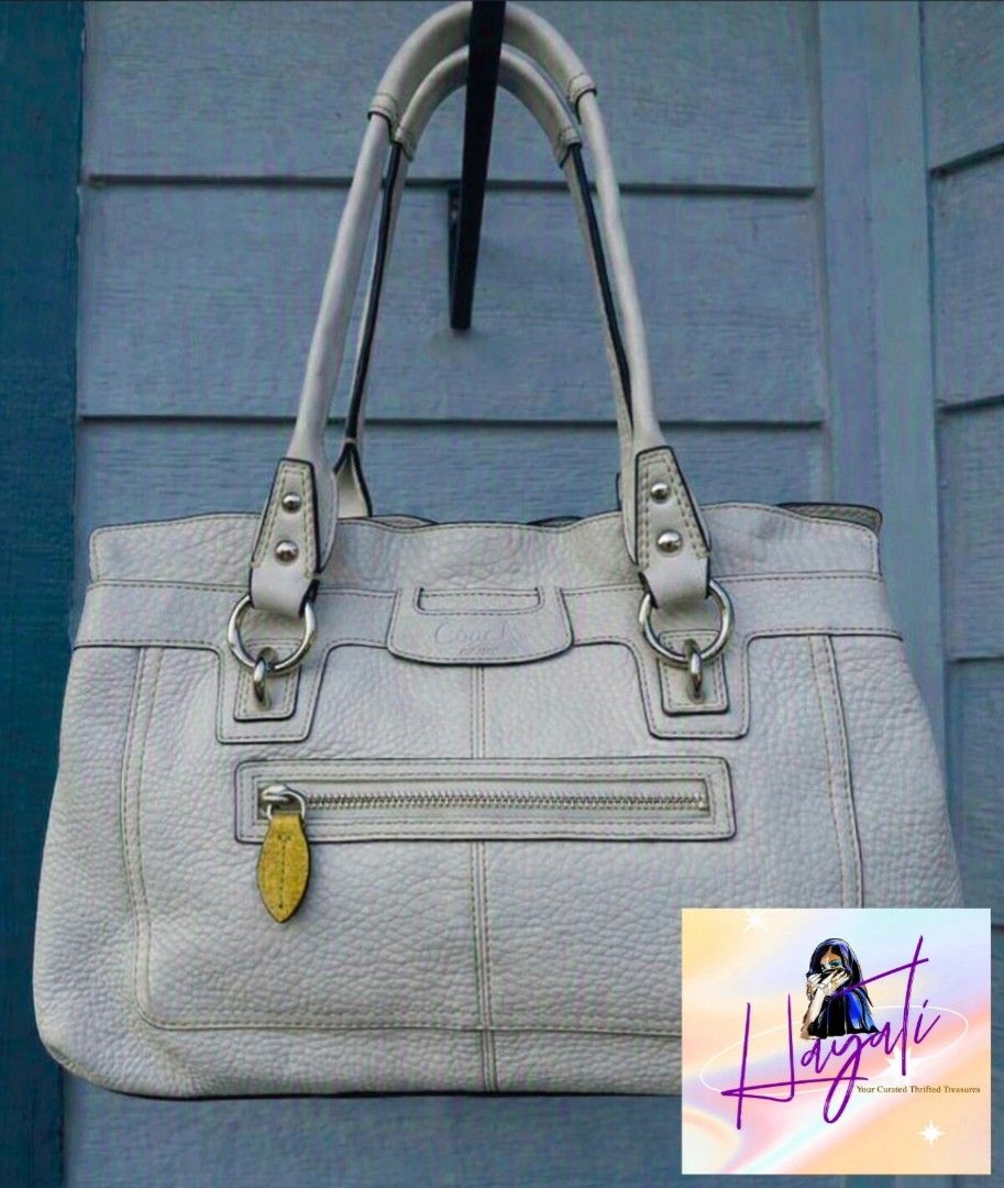 Authentic Vintage Coach Penelope Tote Bag (Category: Luxury Bags & Wallets) located in Angono. Submitted by just.call.me_lazy (Listing ID 1460300717, Image 1). Description: ✨ Authentic Vintage COACH Penelope Tote ✨ 👜 Classic tote silhouette, supple leather 📌 Condition: Preloved, minor flaws but creed intact 💼 Discontinued model, highly collectible 💰 ₱4,950 (negotiable) 🚚 Ready to ship nationwide via Lalamove & J&T Express 💬 DM for sure buye