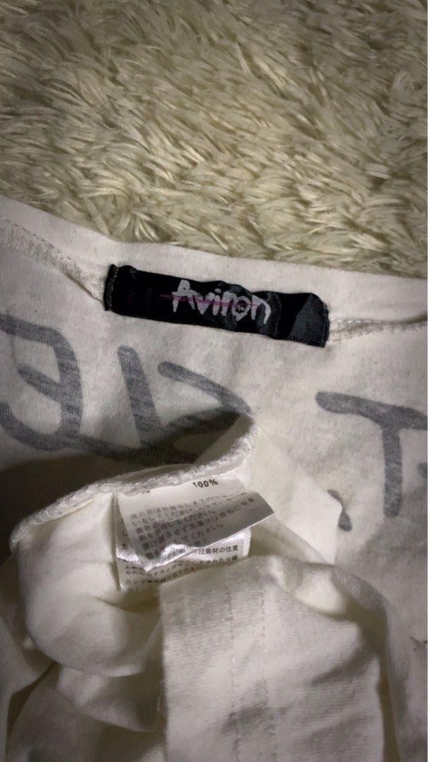 Avinon long sleeve (Category: Activewear) located in Aloran. Submitted by cowskin_927 (Listing ID 1460751980, Image 3). Description: Width 16 Length 26.