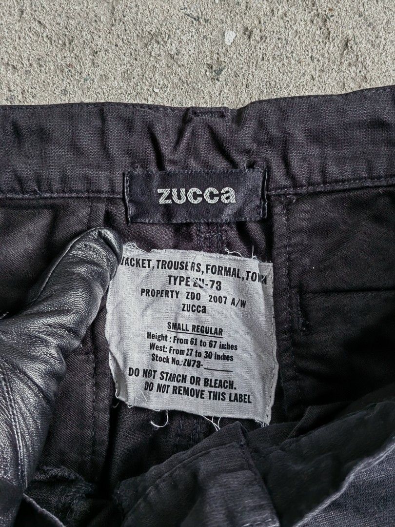 AW07 Zucca Capri Pants (Category: Trousers) located in Taguig. Submitted by xurocurations (Listing ID 1460900733, Image 2). Description: All Inches Dimension: -32 Waist (Stringed and has beltloop) -35 Length -24 Inseam -10.5 Thighs -9 Knees -7 Leghole.