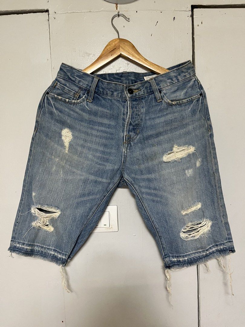 Azul distressed denim jorts (Category: Shorts) located in Kabankalan. Submitted by zeich_thrift (Listing ID 1460813720, Image 1). Description: Azul distressed denim jorts Waist 30 Length 21 Need deep wash No issue.