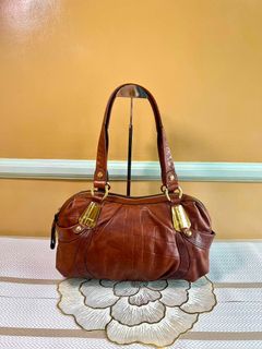 (Category: ) located in . Submitted by bellafashion08 (Listing ID 1460883256, Image 1). Description: .