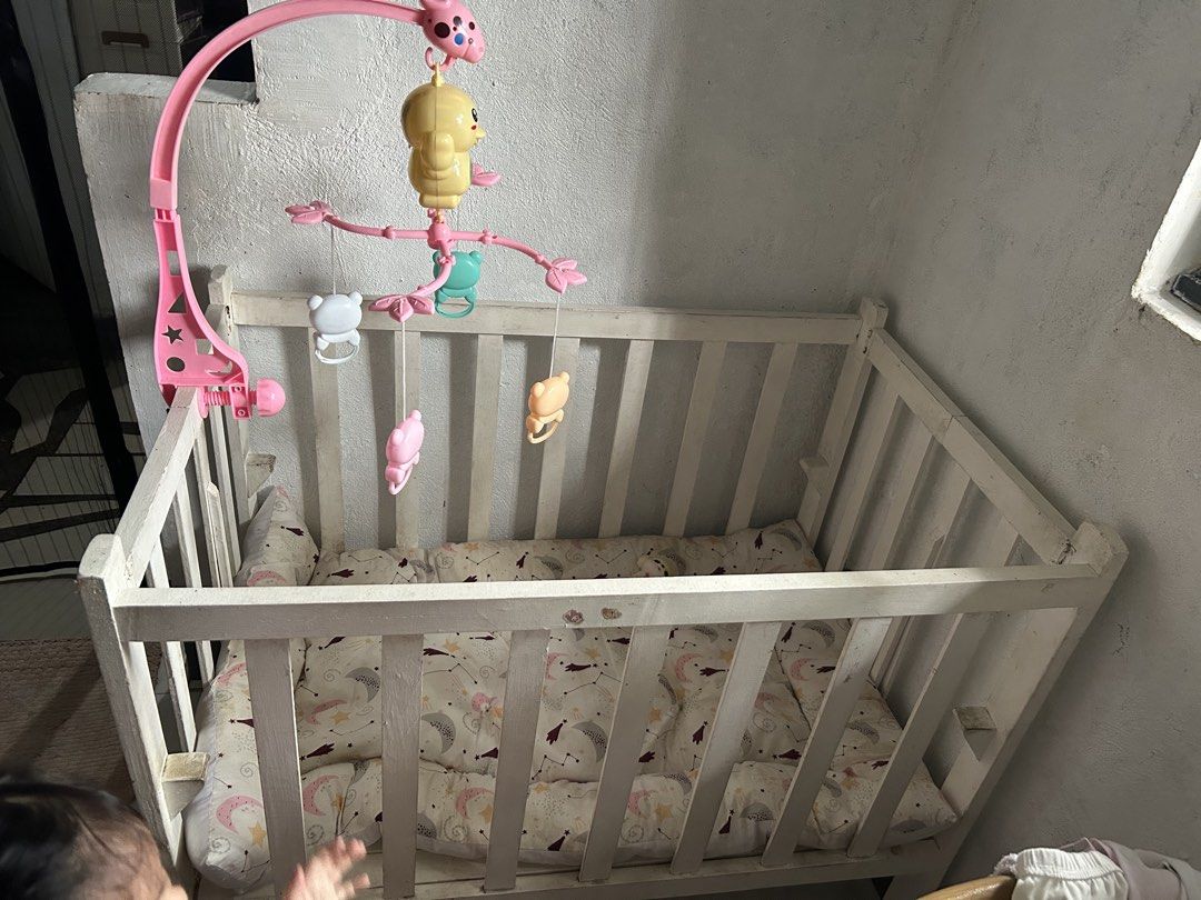 Baby Crib (Category: Cots & Cribs) located in San Juan City. Submitted by bettyonnng (Listing ID 1460733099, Image 1). Description: Crib for sale including foam Loc: Dasma Cavite.