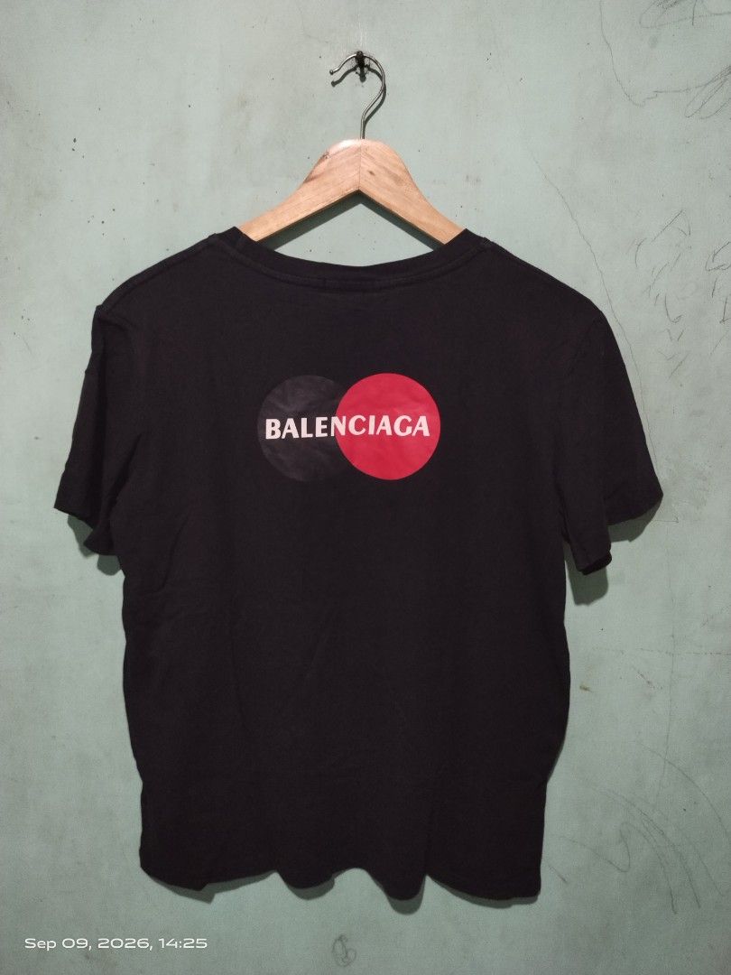 BALENCIAGA DOUBLE WRAP CHEST LOGO BLACK TEE (Category: Tshirts & Polo Shirts ) located in Iloilo. Submitted by sydline20 (Listing ID 1460857953, Image 2). Description: DIMENSIONS: 20X27 CR/COND: 9. 5/10 or better EXCELLENT CONDITION ISSUE: NONE PLS NOTE: ALL ITEMS ARE THRIFTED SOME OF THEM NEEDS WASH PLS MANAGE YOUR EXPECTATIONS COLOR MAY VARY DUE TO LIGHTING WHEN CAPTURED ON CAM. MODE OF PAYMENT: GCASH/GOTYME NO COD!! ILOILO CTY LOCATION.