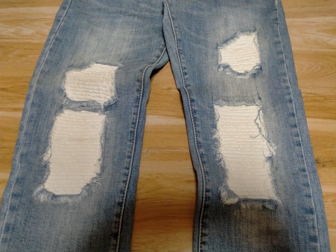 BALMAIN BUTTON FLY BIKER RIPPED JEANS (Category: Jeans) located in Cabuyao City. Submitted by Bike_Clothing10 (Listing ID 1460509357, Image 2). Description: READ FIRST... FOR SALE: BALMAIN BUTTON FLY BIKER JEANS Excellent Condition Button Fly Made in Japan on Tag OFF/LEGIT Size 30 on Tag Actual Dimes: W30xL42 Waist Fit up to 33 Semi Strechable PRICE: 1250 + SF PICK UP OR SHIPPING ONLY LOC: Cabuyao Laguna -NO COD/COP- PM FOR INQUIRIES..