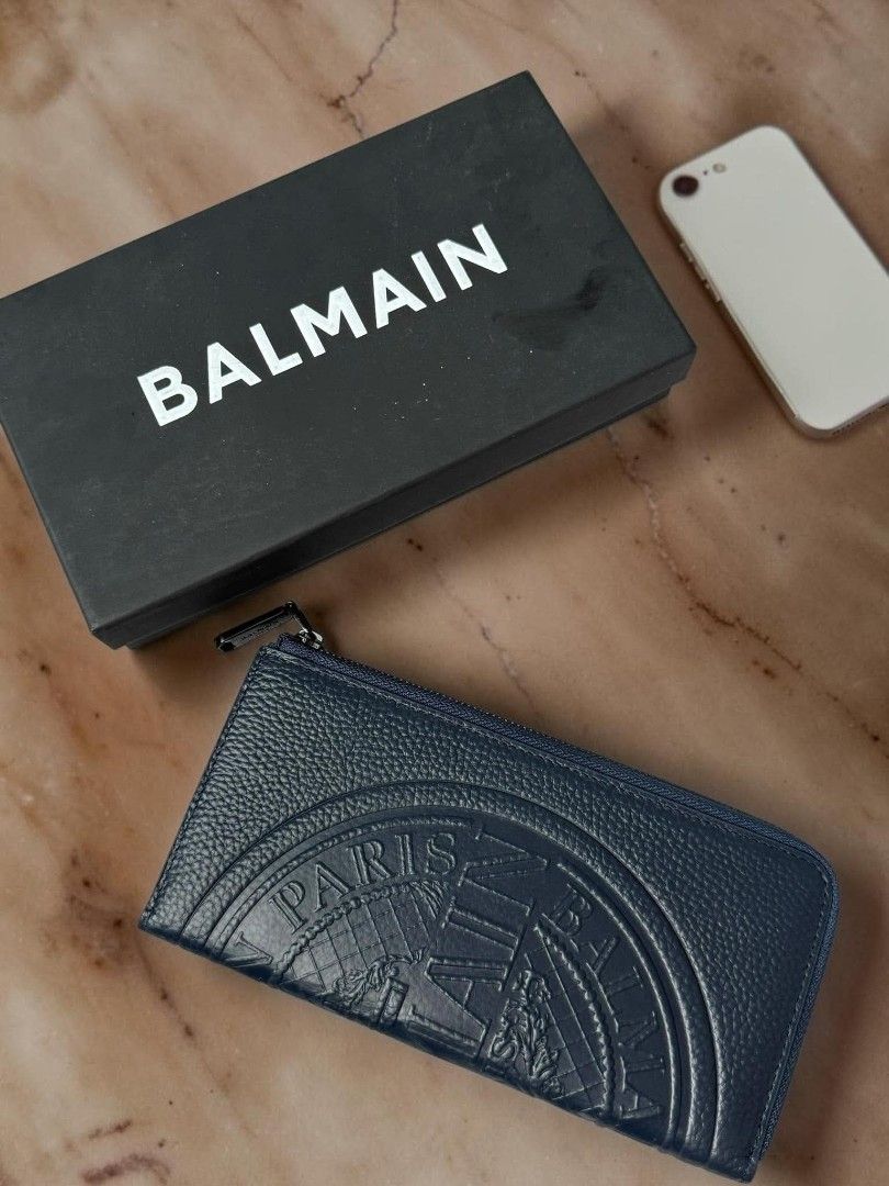 BALMAIN mens wallet (Category: Wallets & Card Holders) located in Angeles City. Submitted by truehawk_95a40c (Listing ID 1460717237, Image 1). Description: FOR SALE BRANDNEW Balmain Wallet 3200 Pm me to order.