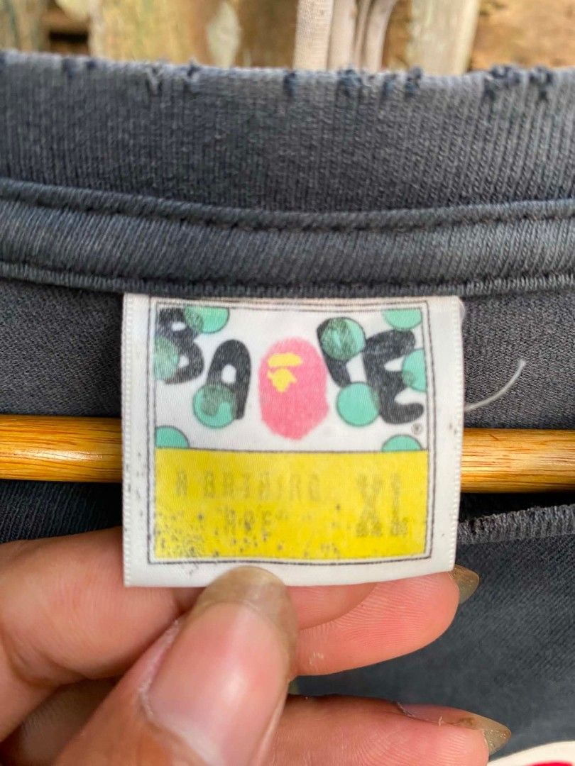 BAPE SHARK ( authentic ) (Category: Tshirts & Polo Shirts ) located in Aurora. Submitted by originthrifting (Listing ID 1460804068, Image 2). Description: dimensions 22x28 good fade part sa batok crack on print kita na issues sa pic.