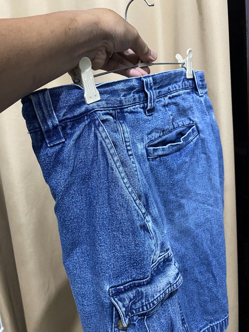 Basic Edition Denim Cargo Short Y2K jorts (Category: Shorts) located in Cabanatuan. Submitted by jamaicac (Listing ID 1460870419, Image 3). Description: size 32 19 length goods pang Porma.