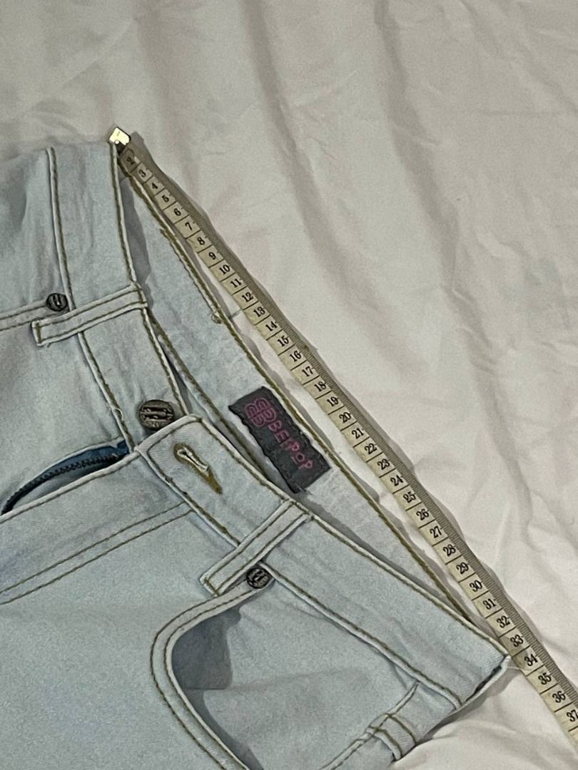 BEEPOP Light Wash Denim Jeans (Category: Jeans) located in Caloocan City. Submitted by keenpenguin_1d6e5f (Listing ID 1460755477, Image 3). Description: - Brand: BEEPOP - Style: Light wash denim jeans - Length: Approximately 87cm - Ideal for: Everyday wear See photos for details. Delivery: Shouldered by buyer.