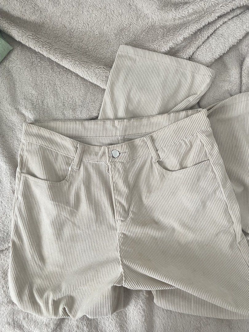 BEIGE CORDUROY PANTS (Category: Jeans) located in Manila. Submitted by jasstazh (Listing ID 1460765881, Image 1). Description: Size: 30 🛵 Lalamove or jnt 💸 GCash payment 📦 SF shouldered by buyer.