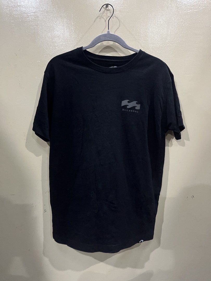 Billabong Regular Fit Big Print Back Logo Tshirt / Black / Medium (Category: Tshirts & Polo Shirts ) located in Camalaniugan. Submitted by anarchymonopoly052128 (Listing ID 1460914577, Image 2). Description: Width: 21.5 Inches Length: 28 Inches .