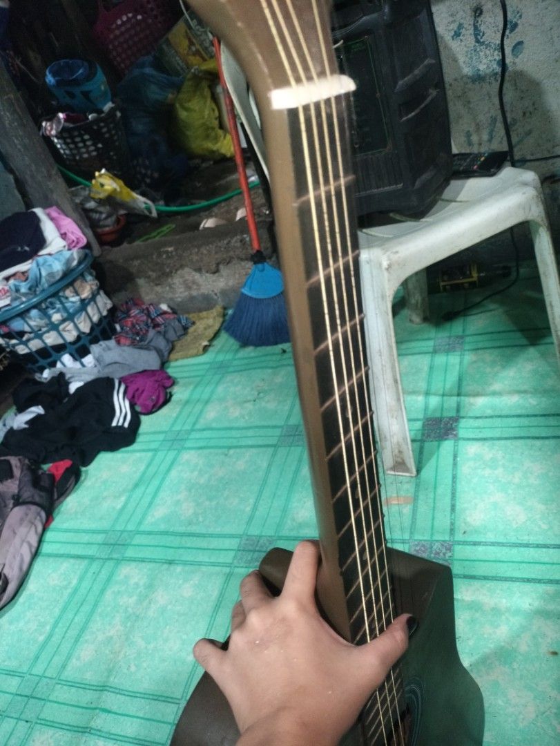 bitstring guitar (Category: Musical Instruments) located in Manila. Submitted by dynwen_ (Listing ID 1460877059, Image 2). Description: an excellent guitar from bitstring. may issue lang, Naka set siya into high action, if marunong kayong mag low action, it would be great. may truss rod 'yan..