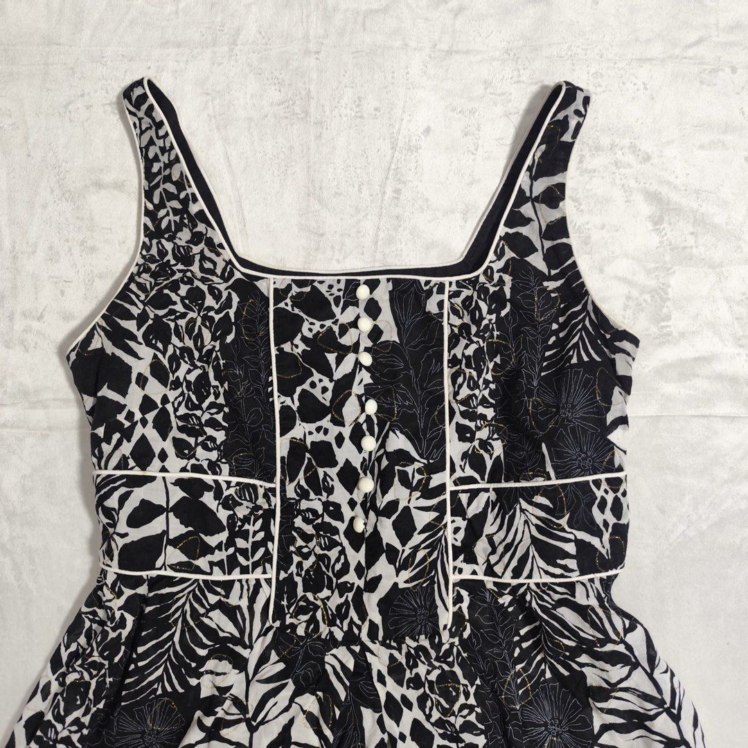 Black & White Patchwork Floral Dress Top (Category: Blouses) located in Davao. Submitted by withloveshai_ (Listing ID 1460813462, Image 2). Description: .