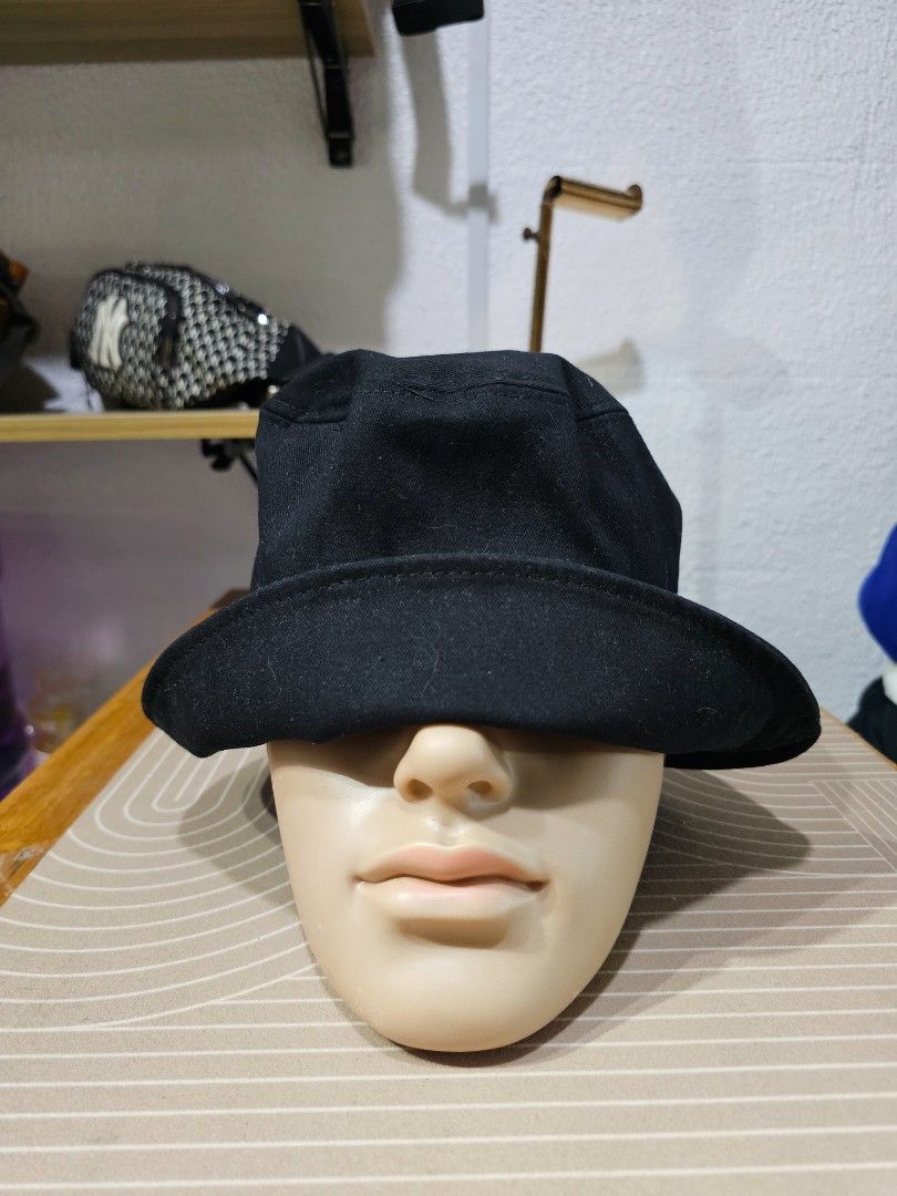 Black Bucket Hat (Category: Caps & Hats) located in Baguio. Submitted by kayeonlineshop (Listing ID 1460772067, Image 1). Description: -no tag.