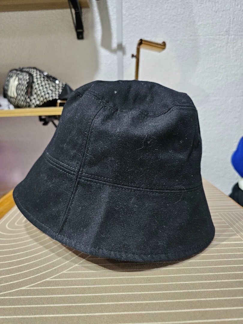 Black Bucket Hat (Category: Caps & Hats) located in Baguio. Submitted by kayeonlineshop (Listing ID 1460772067, Image 2). Description: -no tag.