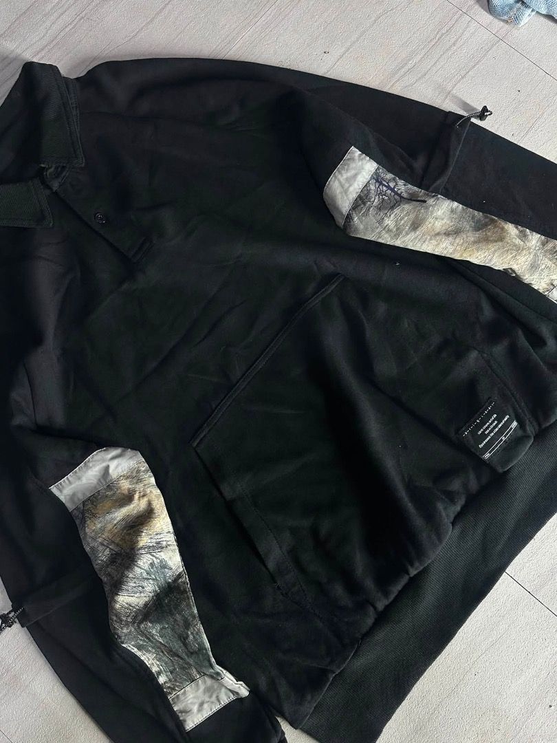 Black button down longsleeve (Category: Tshirts & Polo Shirts ) located in Manila. Submitted by nb_thriftshop (Listing ID 1460903823, Image 2). Description: 28 length 23 width medium to large no issue need wash .