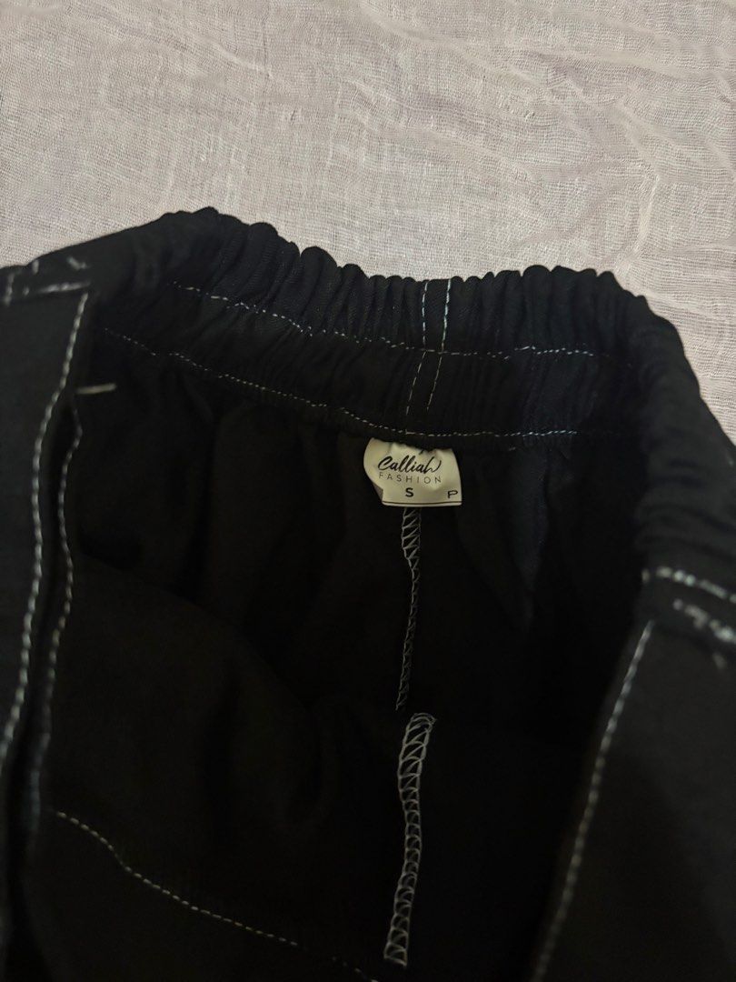 Black Denim Skort (Category: Shorts) located in Quezon City. Submitted by luneco.ph (Listing ID 1460746102, Image 2). Description: ☆ : Black Denim Skort ꒰ఎ ★ ໒꒱ price: 250 size: small dm for when worn mop: gcash/bank transfer mod: grab/lalamove/courier (can do meetups around ust) loc: quezon city NO RETURNS/REFUND.