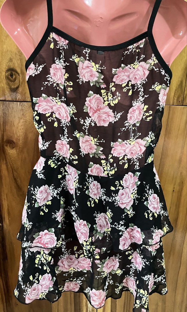 Black Floral Sheer Sleeveless Top (Category: Sleeveless) located in Cabanatuan. Submitted by winx_closeth (Listing ID 1460777868, Image 3). Description: Size: small-medium Top but can work as a mini dress for below 5’ See through back and bottom part.