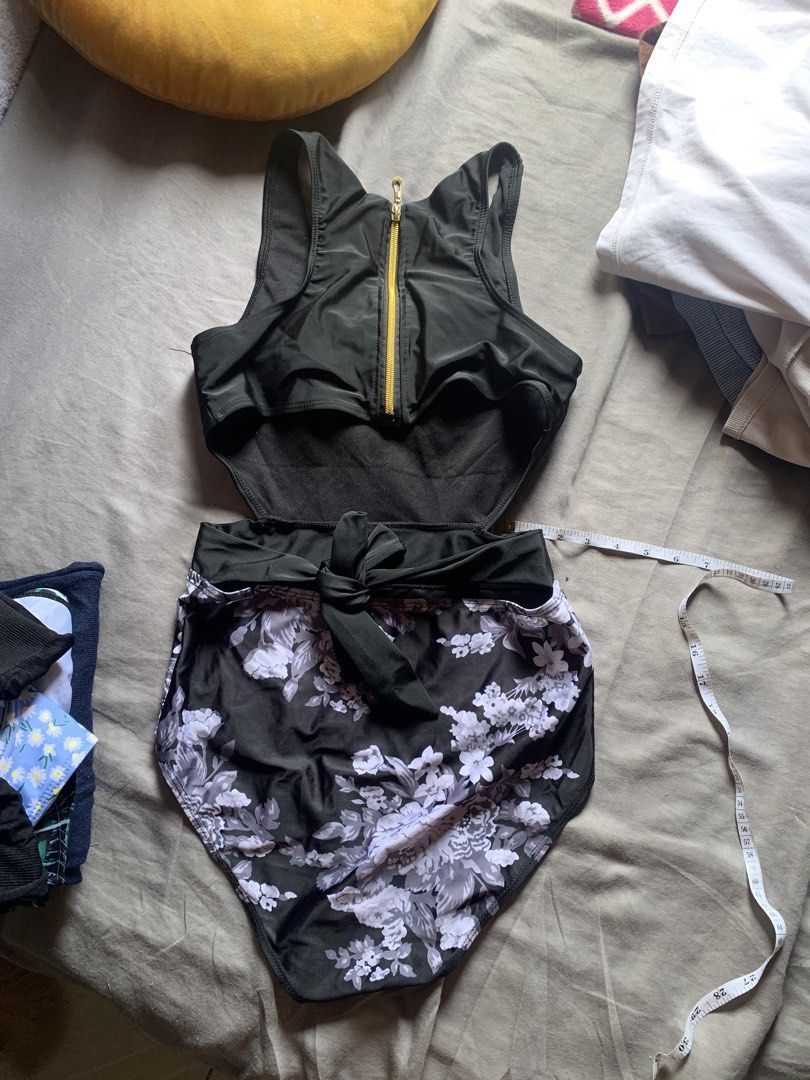 Black one piece swimsuit (Category: Bikinis & Swimsuits) located in Manila. Submitted by prettygirlshophere (Listing ID 1460728010, Image 3). Description: .