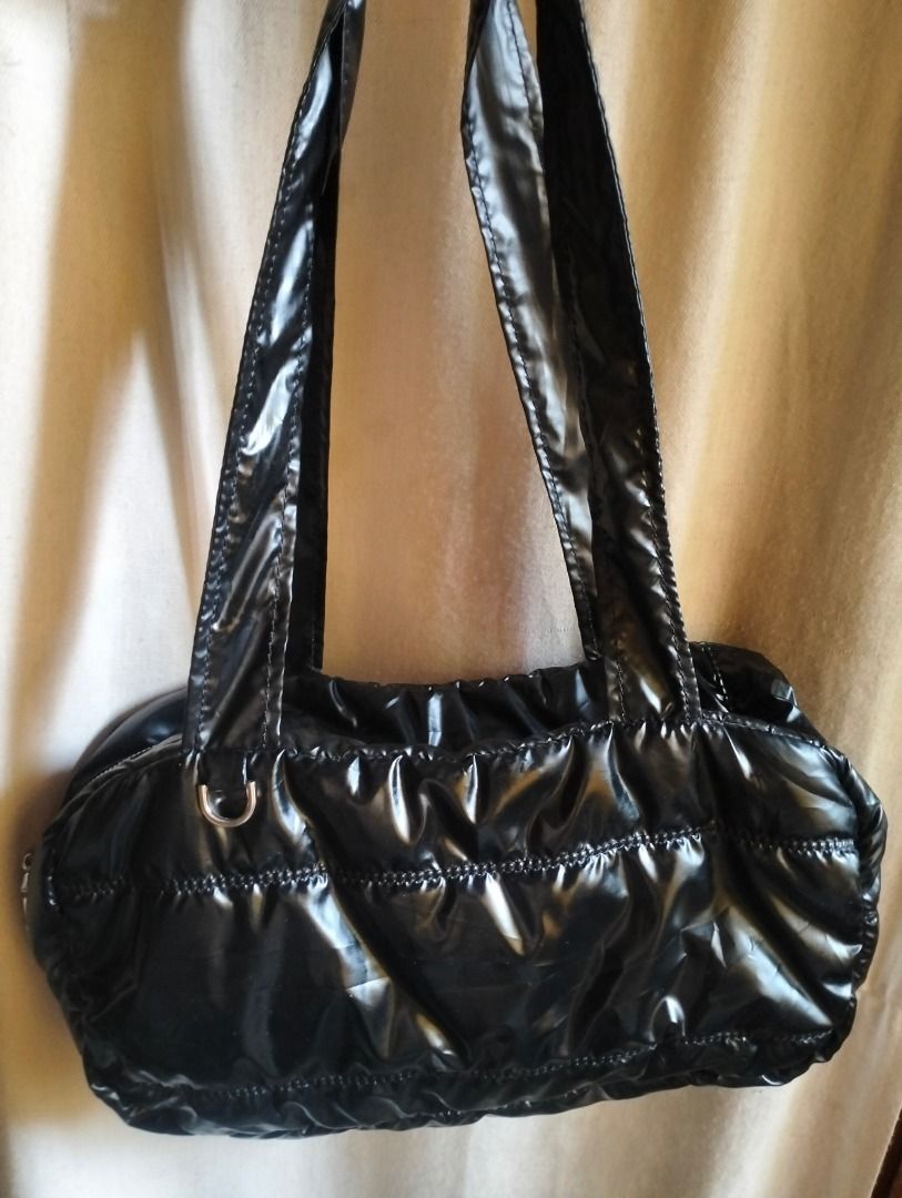 BLACK PUFF SHOULDER BAG (Category: Shoulder Bags) located in Caloocan City. Submitted by pretaporter.2026 (Listing ID 1460767124, Image 2). Description: -Chic Bag In well-condition almost brand new Rfs: Declutter LAST PRICE, GRAB NOW.