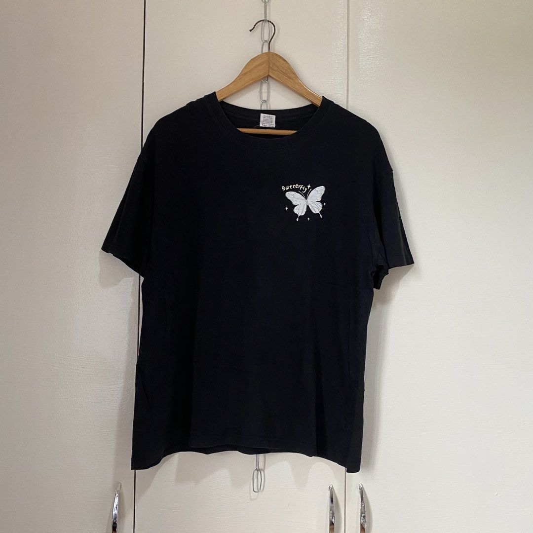 Black shirts with butterfly backprint (Category: Shirts) located in Cavite. Submitted by branchee_chic (Listing ID 1460786468, Image 2). Description: M-L 🌸A LITTLE NOTE FROM BRANCHEE CHIC🌸 All items are preloved / secondhand and freshly washed, so please manage your expectations. Minor signs of wear or minimal washable stains may be present. Colors may slightly vary from photos due to lighting and screen settings. Please check all photos carefu