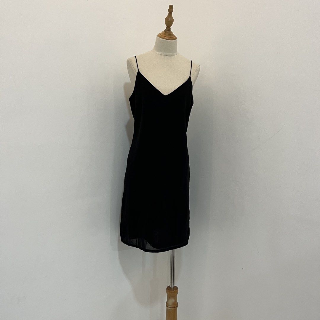 black slip dress | size s-m | classic, basic, simple, elegant (Category: Dresses) located in Angeles City. Submitted by popsyluvain (Listing ID 1460800530, Image 1). Description: 💗 dress measurement 𑣲 bust: 34” 𑣲 waist: 31” 𑣲 hips: 36” 𑣲 front length (sleeves to hem): 34” 💗 key features 𑣲 elasticity: none 𑣲 closure: none 𑣲 lining: fully-lined 💗 conditions & flaws 𑣲 flaws: none 𑣲 note: no “when worn” photos available 💌 transparency : 