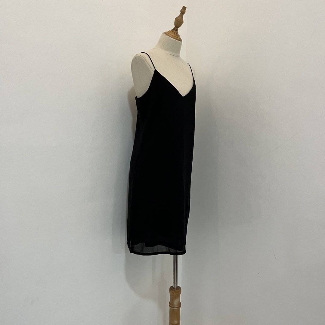 black slip dress | size s-m | classic, basic, simple, elegant (Category: Dresses) located in Angeles City. Submitted by popsyluvain (Listing ID 1460800530, Image 2). Description: 💗 dress measurement 𑣲 bust: 34” 𑣲 waist: 31” 𑣲 hips: 36” 𑣲 front length (sleeves to hem): 34” 💗 key features 𑣲 elasticity: none 𑣲 closure: none 𑣲 lining: fully-lined 💗 conditions & flaws 𑣲 flaws: none 𑣲 note: no “when worn” photos available 💌 transparency : 