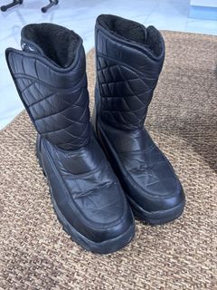 (Category: ) located in . Submitted by prelovedwinterwear (Listing ID 1460814976, Image 1). Description: .