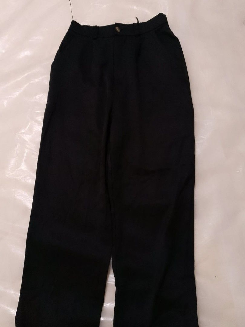 Black trousers (Category: Other Bottoms) located in Batangas. Submitted by srene.rcks (Listing ID 1460727994, Image 1). Description: -smooth -unisex.