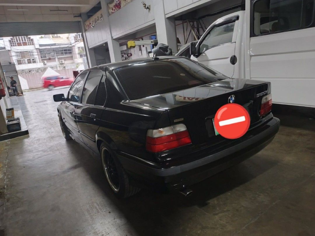BMW 320i Sedan Auto (Category: Used Cars) located in Rodriguez. Submitted by freakyaisz94057 (Listing ID 1460773347, Image 2). Description: FOR SALE ‼️‼️ BMW 320i 1996 model cosmos black 2.0 liter M52 in-line six engine Real wheel drive Odo 82k+ Automatic Monday coding 💰 200,000 price neg 📩 DM for those who are interested/📳 call 09702430246.