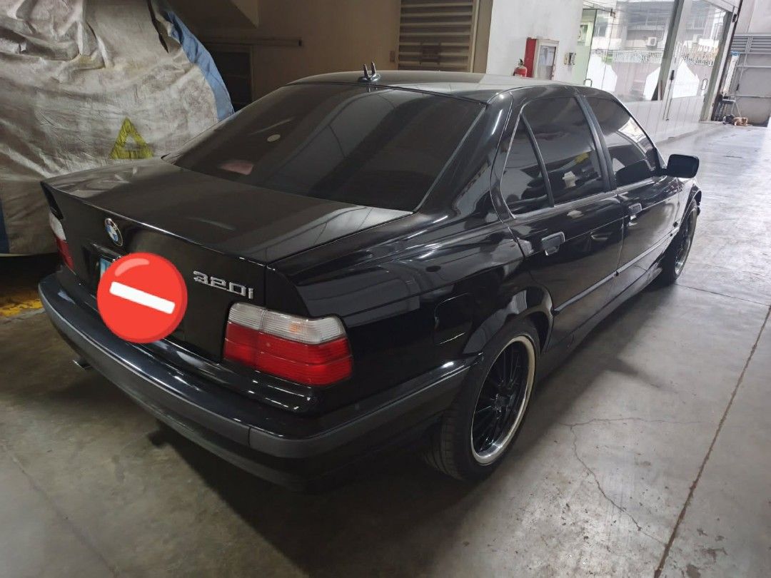 BMW 320i Sedan Auto (Category: Used Cars) located in Rodriguez. Submitted by freakyaisz94057 (Listing ID 1460773347, Image 3). Description: FOR SALE ‼️‼️ BMW 320i 1996 model cosmos black 2.0 liter M52 in-line six engine Real wheel drive Odo 82k+ Automatic Monday coding 💰 200,000 price neg 📩 DM for those who are interested/📳 call 09702430246.